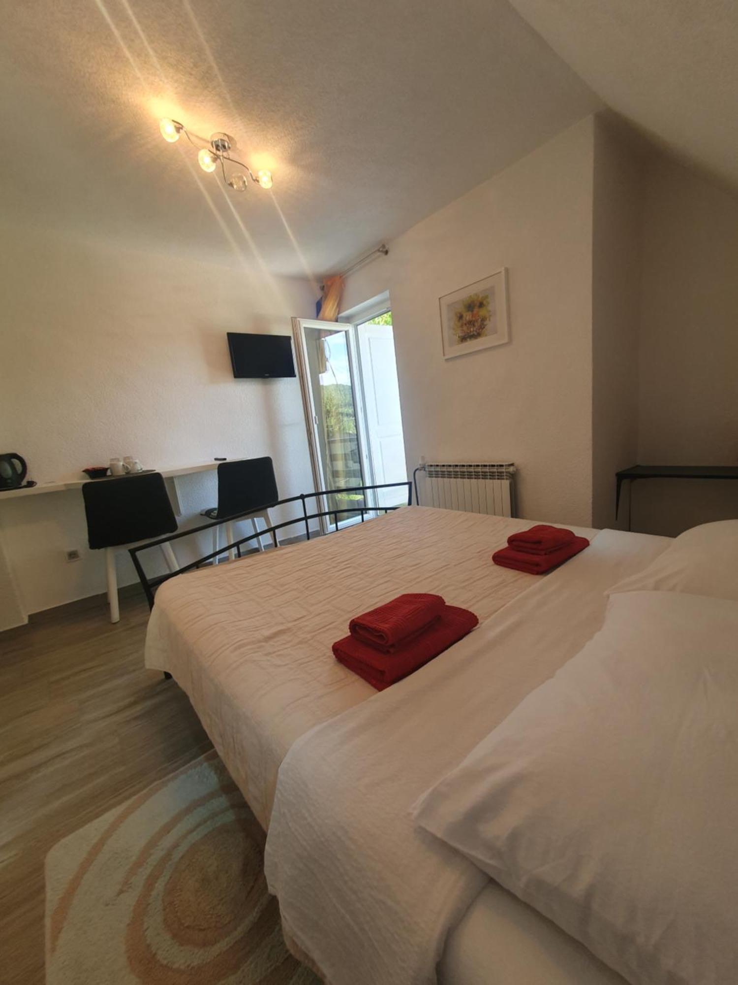 Guesthouse Nikola Plitvička Jezera Стая снимка