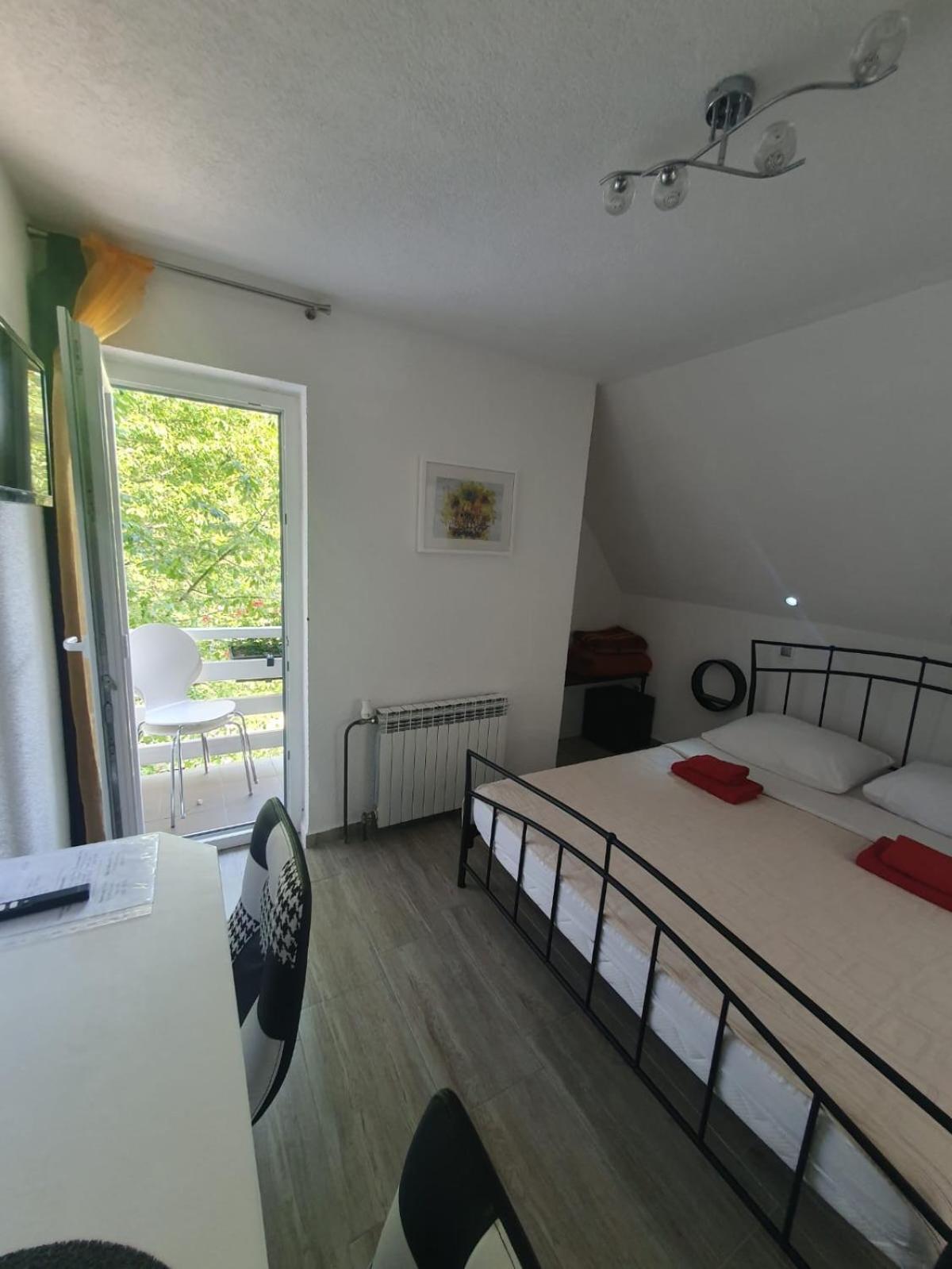 Guesthouse Nikola Plitvička Jezera Екстериор снимка
