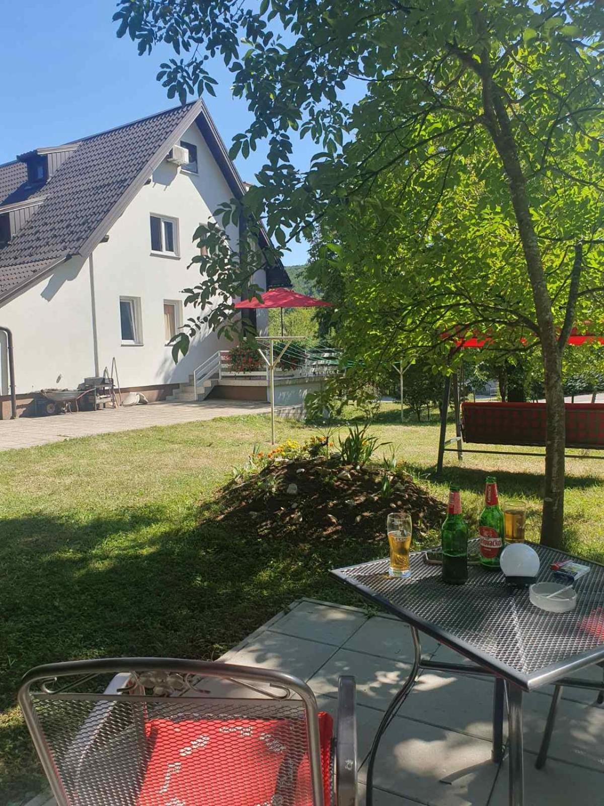Guesthouse Nikola Plitvička Jezera Екстериор снимка