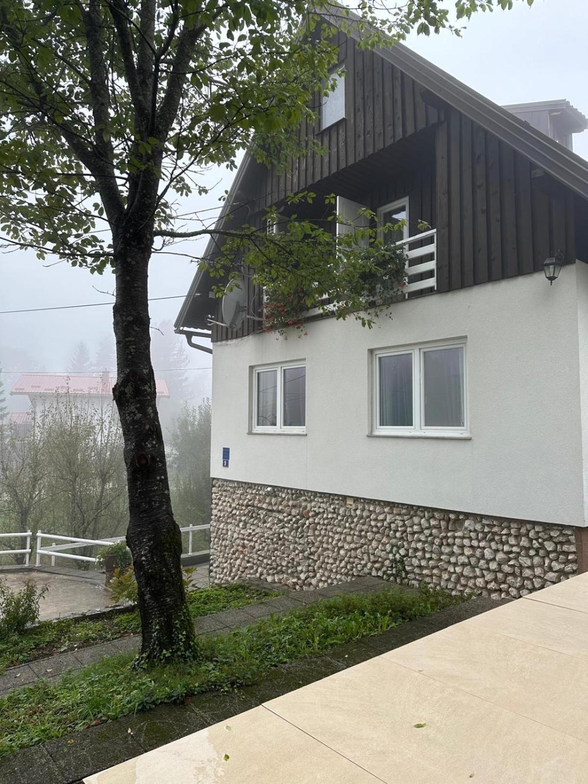 Guesthouse Nikola Plitvička Jezera Екстериор снимка
